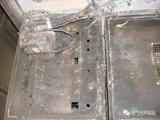 輕微開關(guān)柜故障會造成重大損失，請注意高壓電工